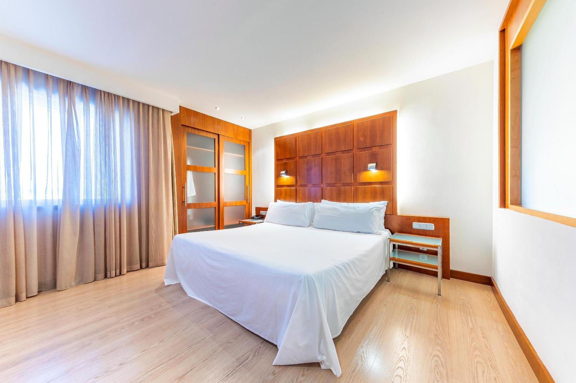 Port Azafata Valencia Hotel Manises Luaran gambar